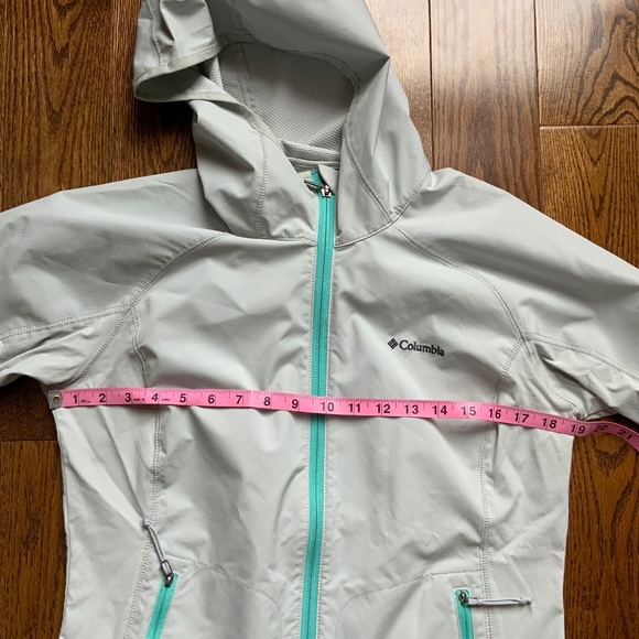 COLUMBIA Windbreaker Light Grey with Teal Detail. Size M. - Picture 6 of 9